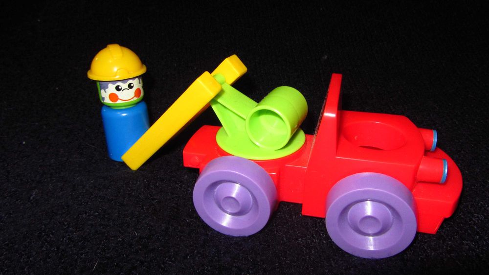 Mega bloks 15 части и човече, камион пожарна Fun time