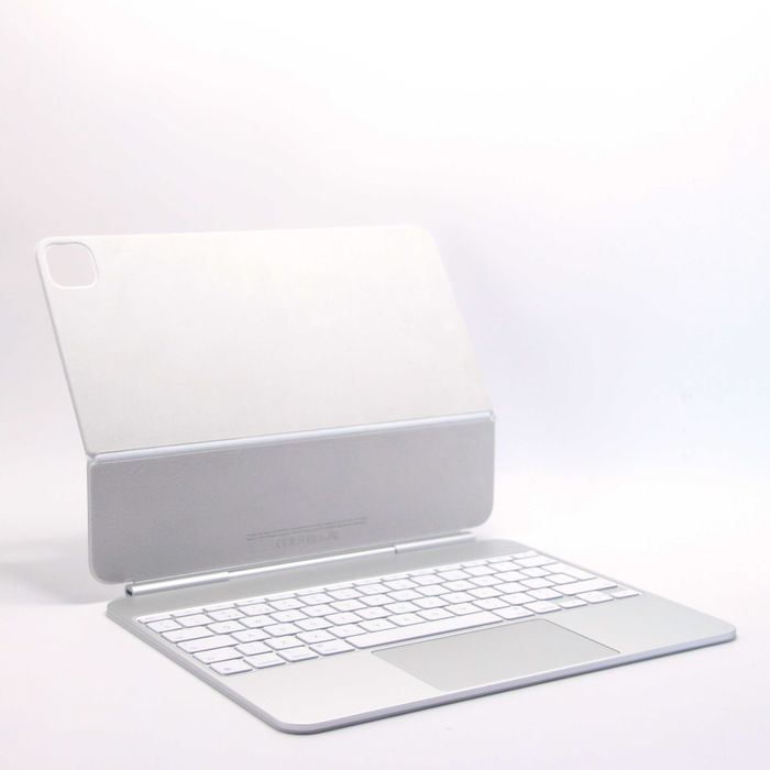 iPad Pro 13 Magic Keyboard US - OBIECT IMPECABIL - Amanet FRESH Galati