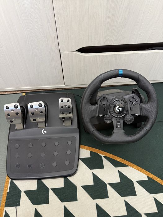 продам руль G923 Logitech