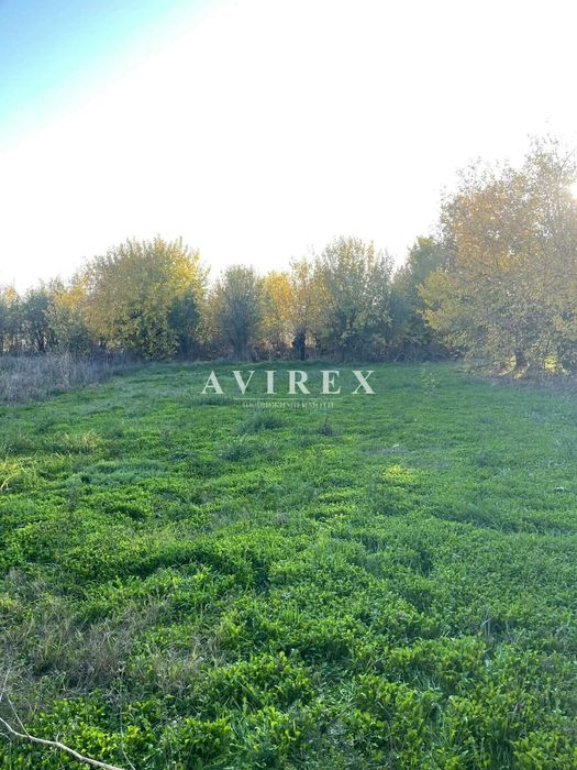 Къща за продажба - с. Бяла Река, 760 кв.м  допълнителни 1100 кв.м