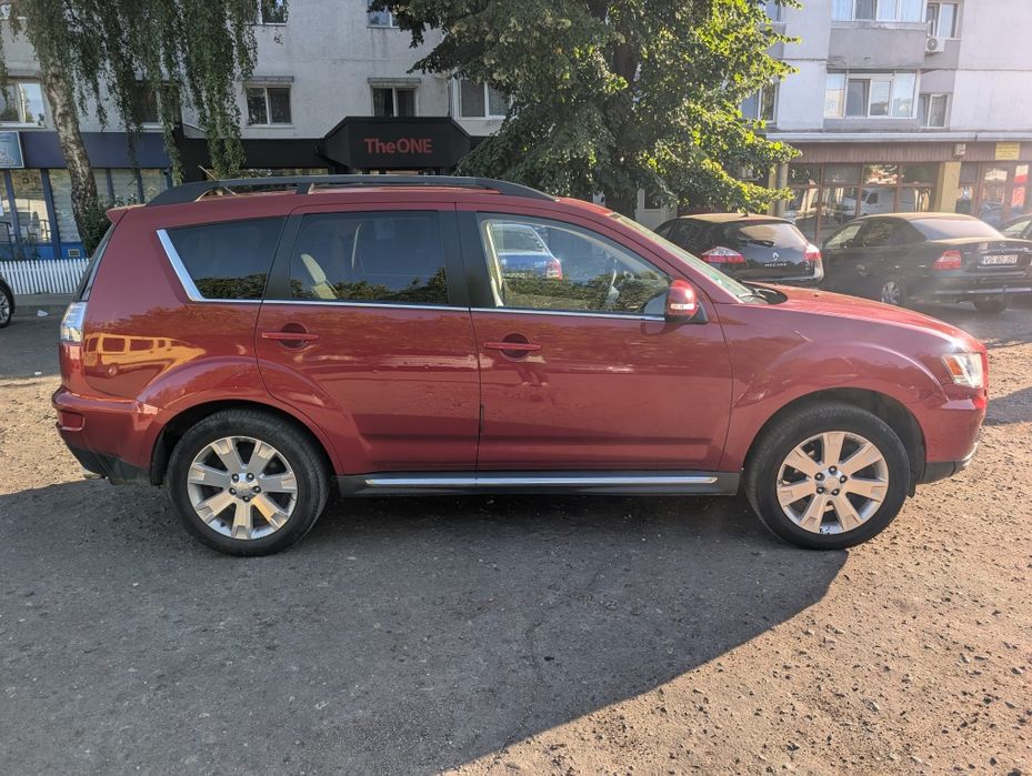 Mitsubishi Outlander 2.2 Diesel 4x4 – 7 Locuri – 2011 – EURO 5