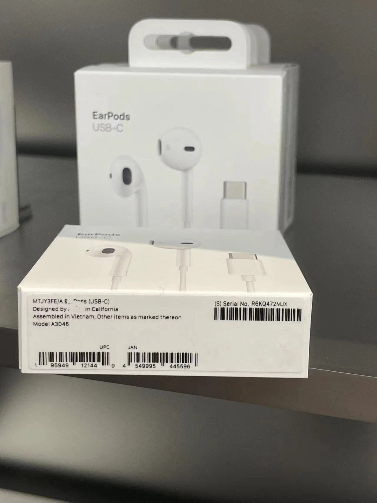 Apple Earpods new (Type C) 15Pro vs 15 Promax (оптом)