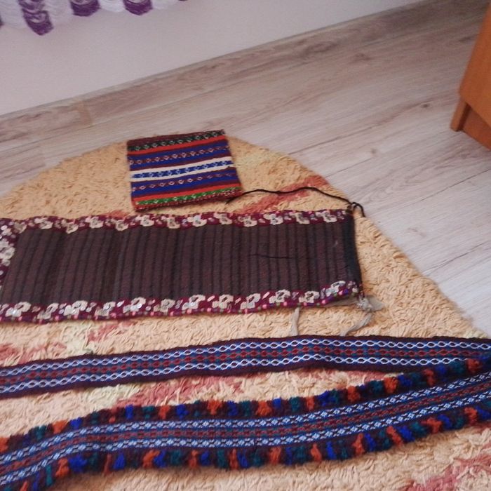 Vând săcule si brâu.