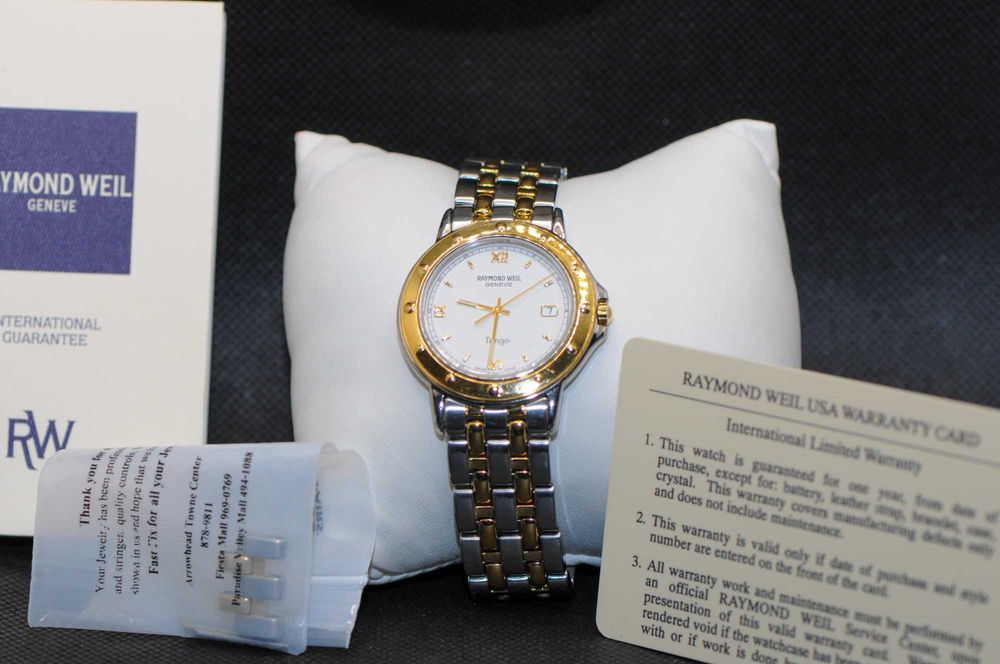 Мъжки швейцарски часовник - Raymond Weil Tango 5560