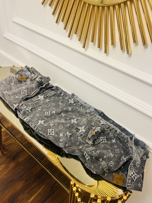 Compleu de blugi!! Louis Vuitton