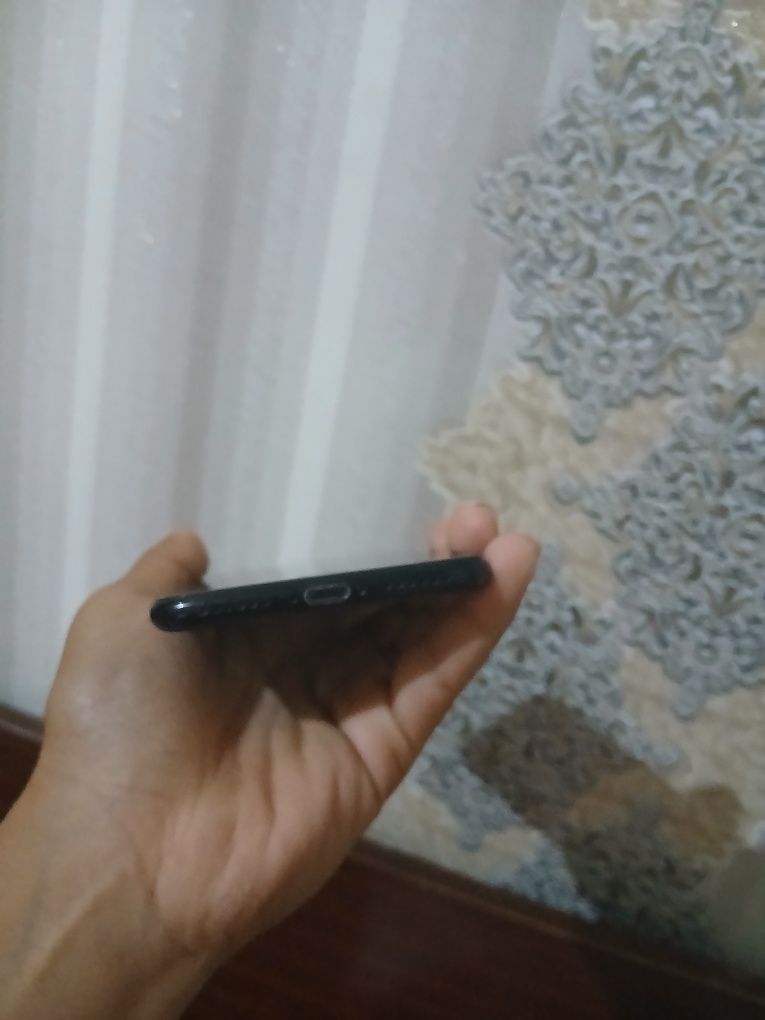 Iphone 7 sotiladi