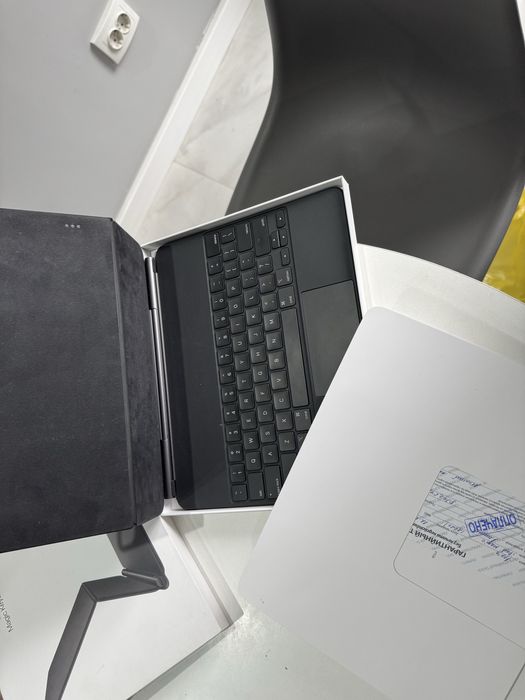 Оригинал чехол клавиатура Ipad 12,9