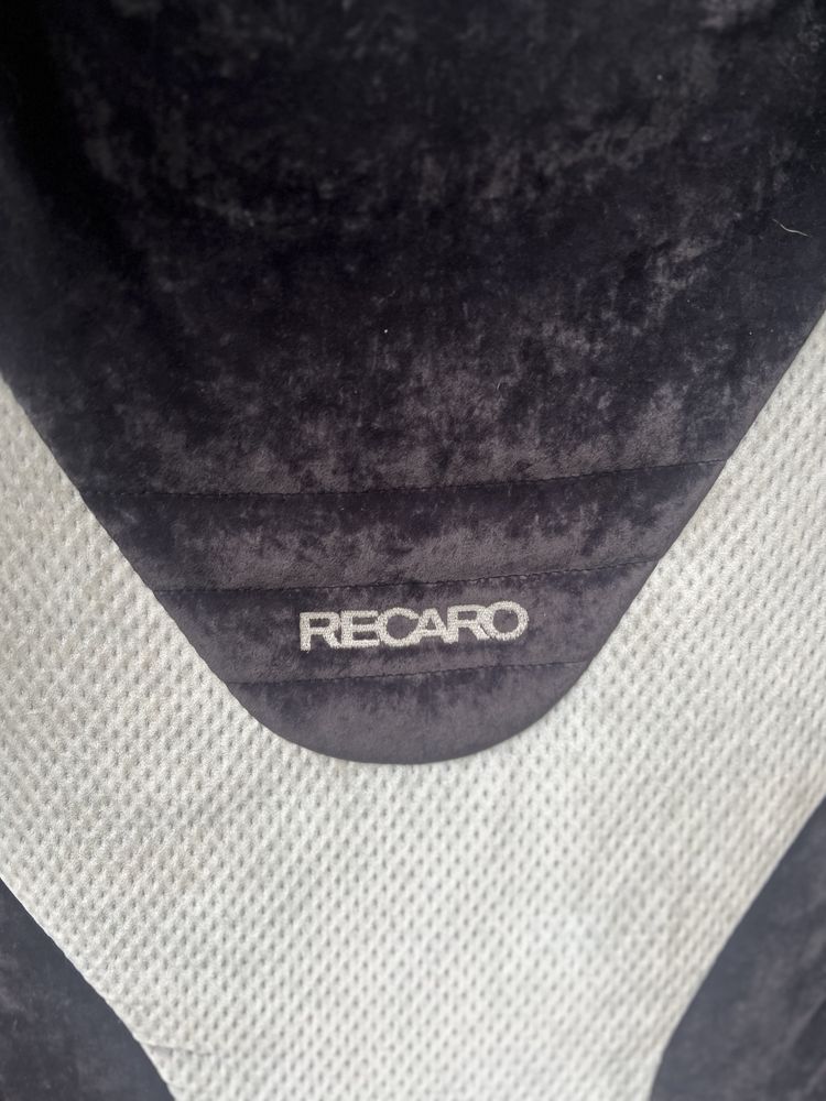 Столче за кола Recaro