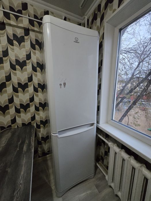 Продам холодильник