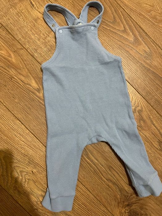 Комплекти 74-80рр ,много запазени,нямат скъсано и петна