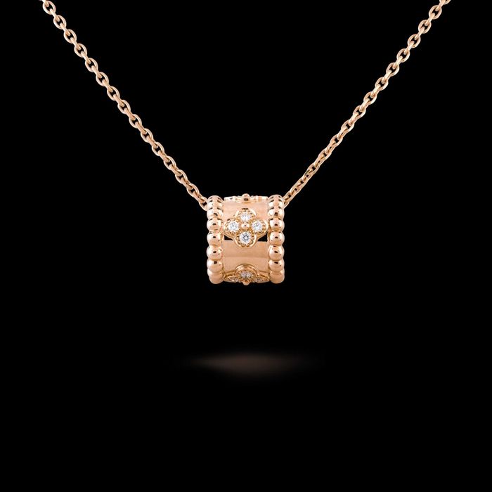 Van Cleef & Arpels VCA Rose Gold Perlée Diamond Clovers Дамско Колие