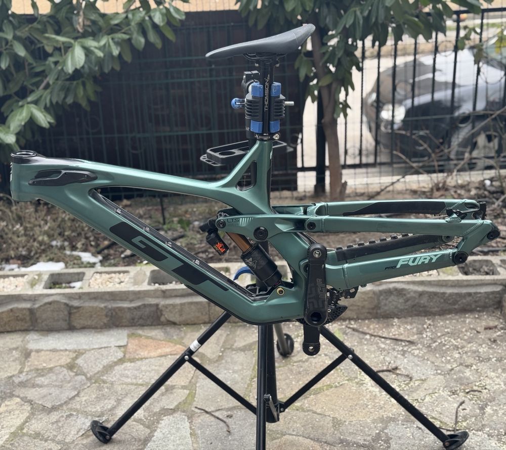 GT Fury Carbon Pro 2022 L Frameset