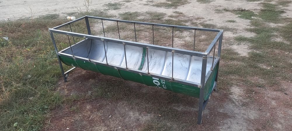 Науа, Астау қойға және басқа мал түрлеріне арналған. Кармушка для бар