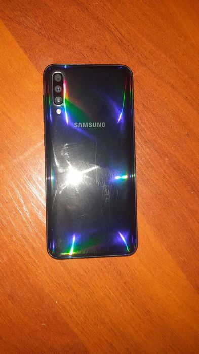 Samsung a 50  yangi holatda