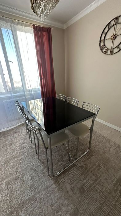 Продам обеденный стол и 6 стульев