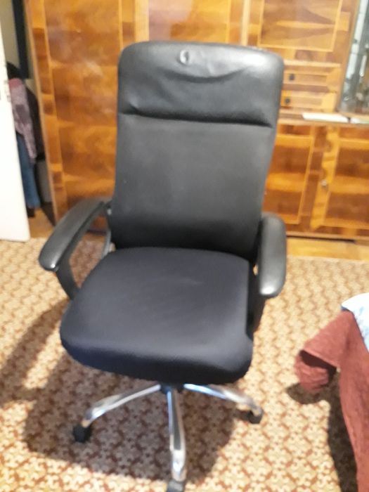 Vand scaun retapitat 200 ei