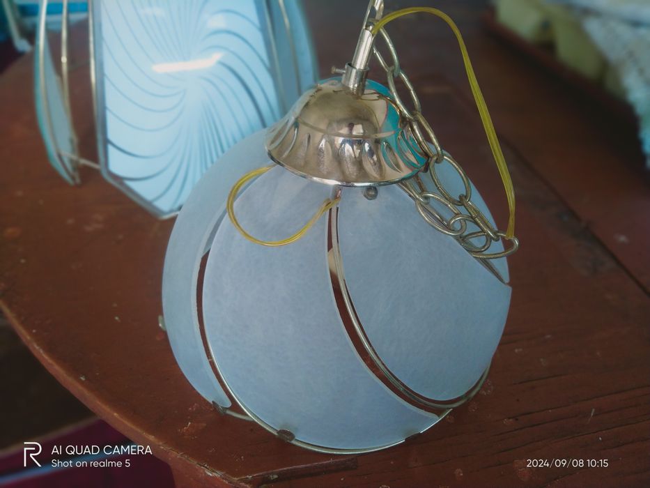 Люстра в хорошем состоянии