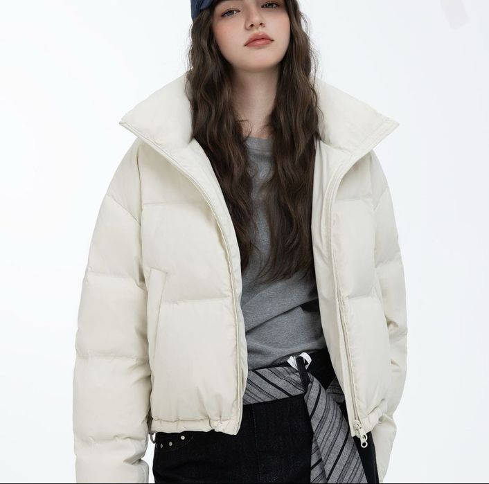 Женская зимняя куртка с минималистичном стиле