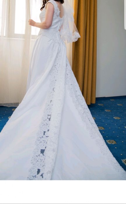 Vand rochie de mireasă