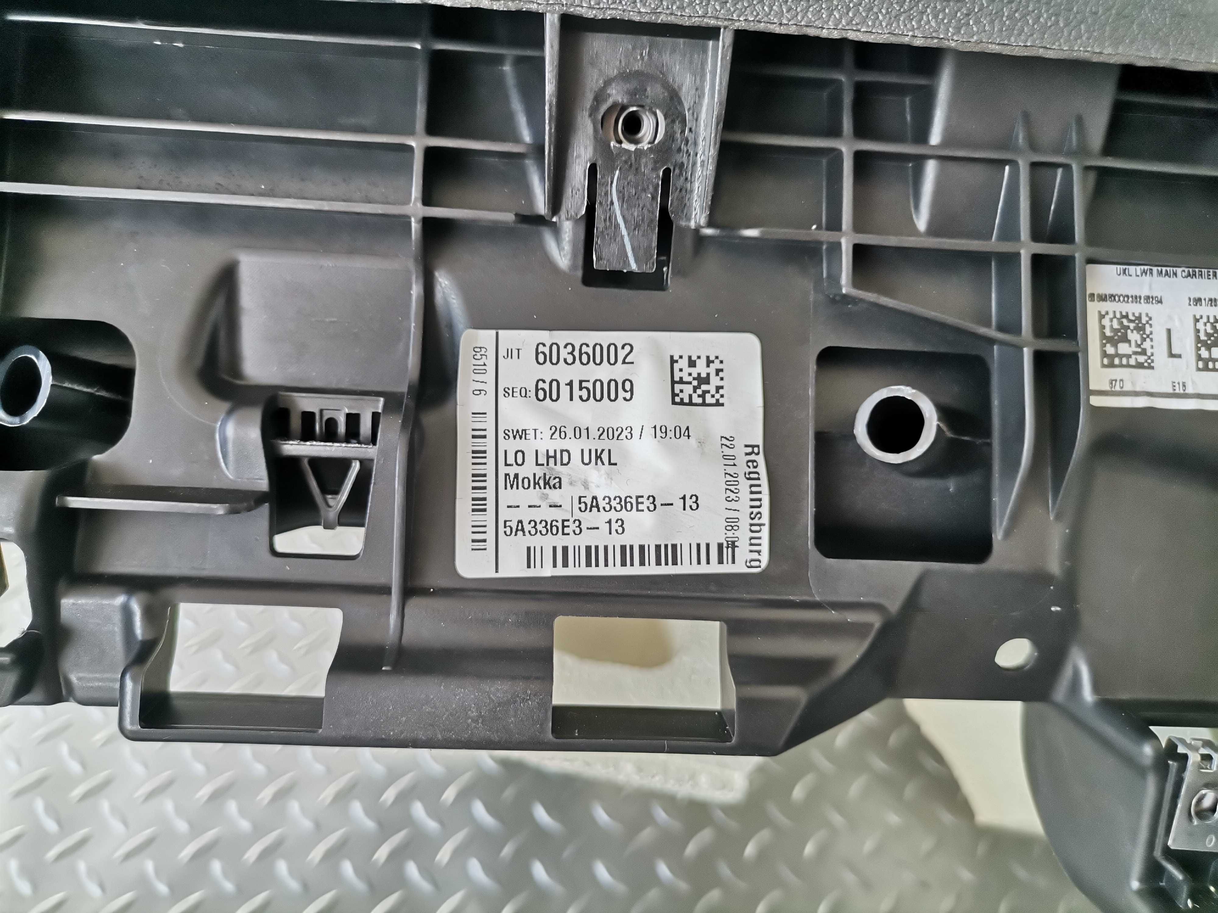 Ново Табло BMW X2 U10 X1 U11 iX1 iX2 HUD Черно + Mokka