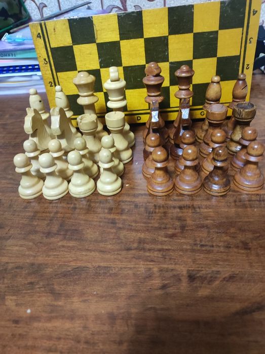 Шахматный доска, фегуры деревянная