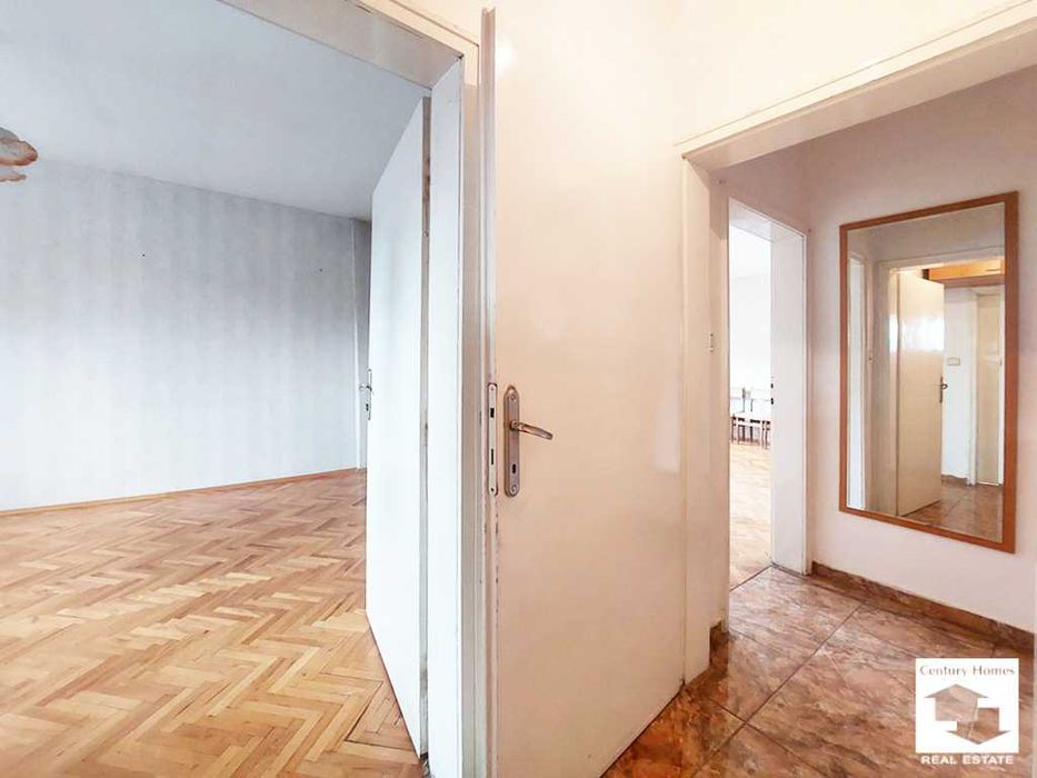 Продава се Четиристаен апартамент в Велико Търново, Център - 104 кв.м за 1616 €/кв.м - Снимка #12