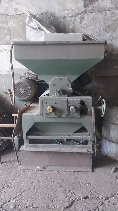 Плющелка зерна,семечка. Итд