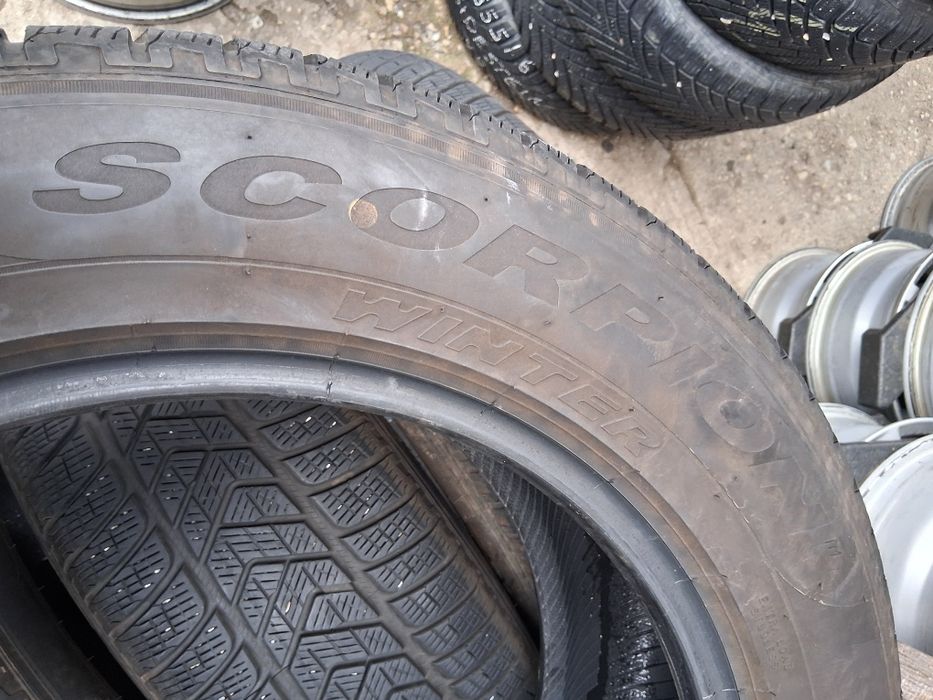 235 60 18 PIRELLI 4броя зимни дот 2020г