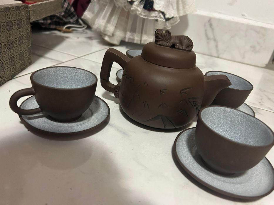 Vând set antic nou!