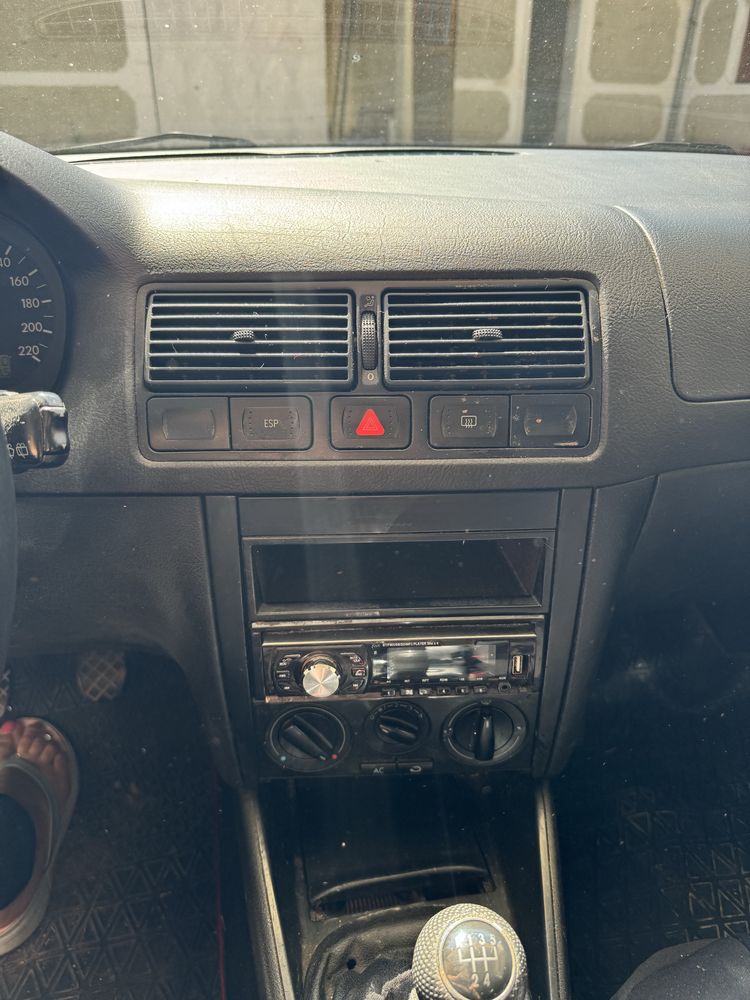 Volkswagen Golf , benzina din anul 2001
