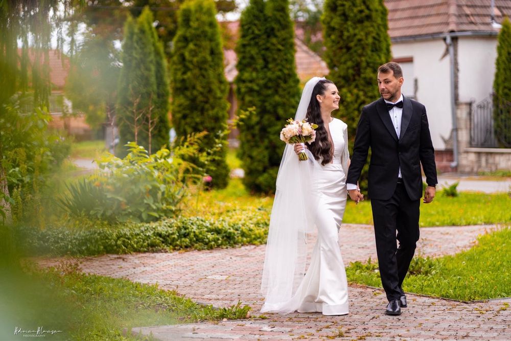 Vand rochie de mireasa model unicat