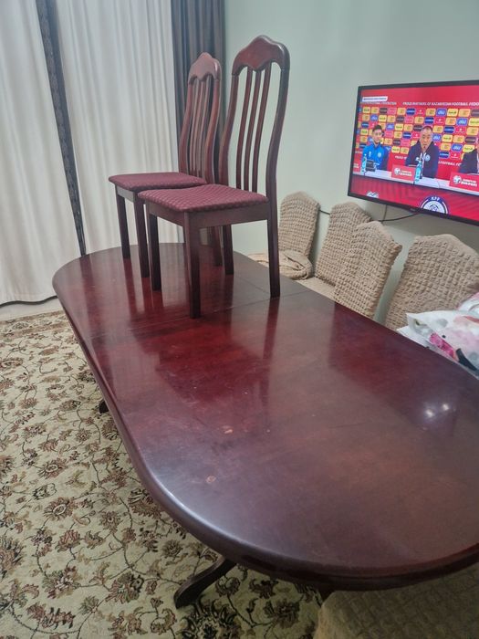 Стол со стульями