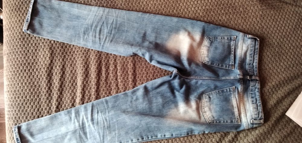 Дънки - модерни , изтъркани и др