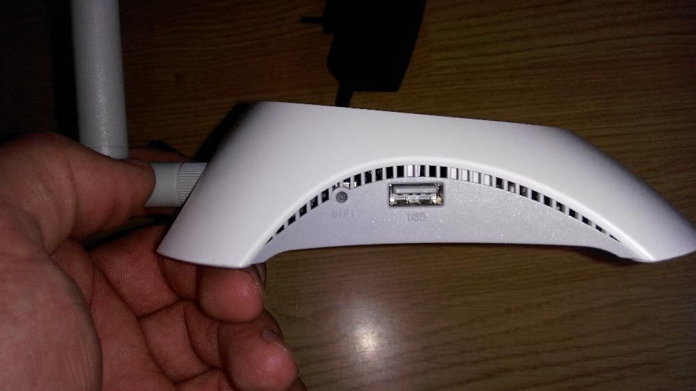 Router Wireless TP-Link TL-MR3220 3G, 150 Mbps Antena detasabila 5dBi