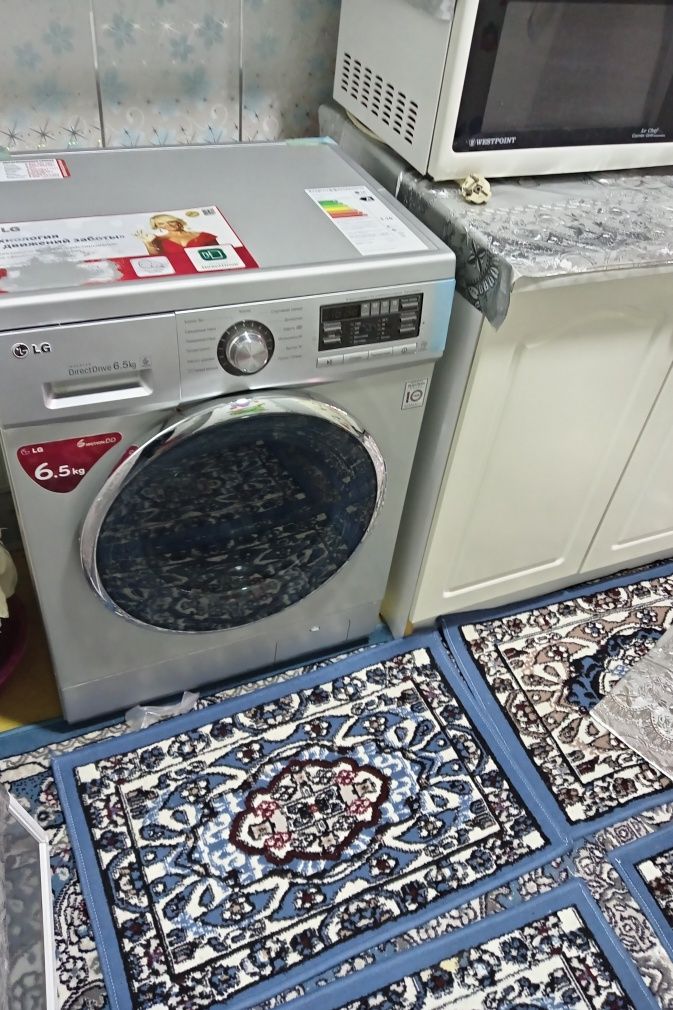 Продается Холоделник и Стиральная  машинка  в хорошом  состояние
