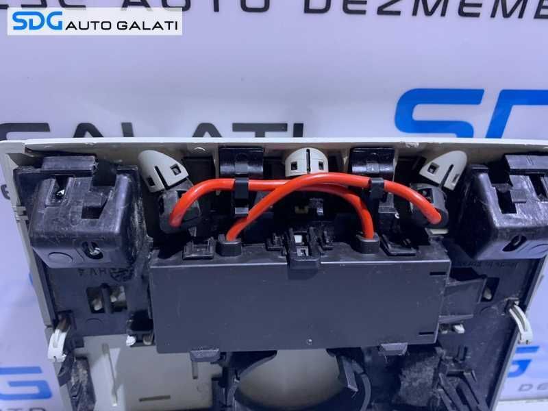 Plafoniera Lumini Lampa Iluminare Plafon VW Jetta 3 2005 - 2011 Cod 1K8947105N