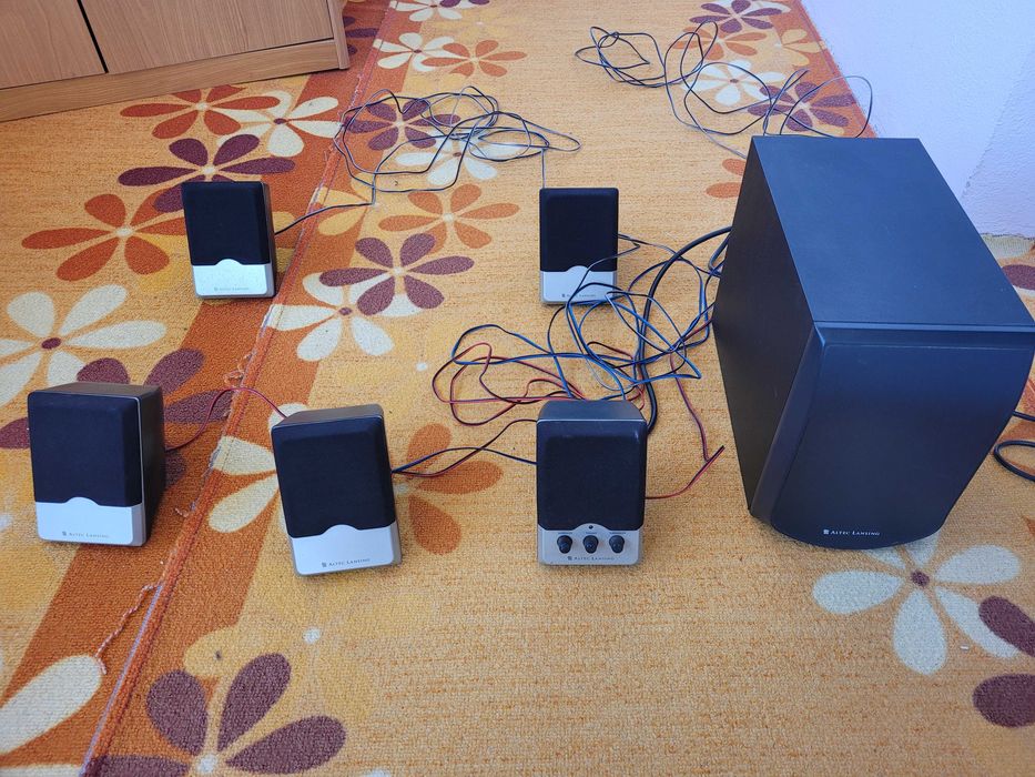Sistem audio Altec Lansing cu 6 canale