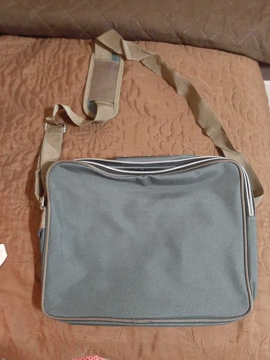 Мъжки чанти с дълга и къса дръжка