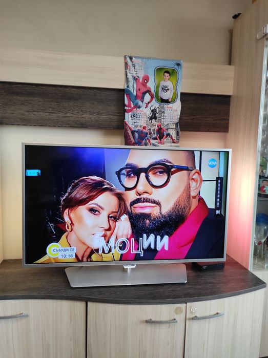 LED Телевизор PHILIPS 40 инча Ambilight