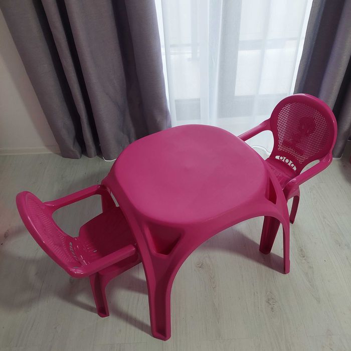 Set masuta cu 2 scaune pt copii de vanzare