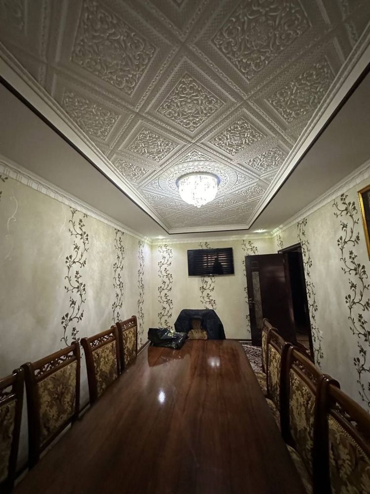 Qarshi shahar markazidan 3 xonali yevroremont uy sotiladi.
