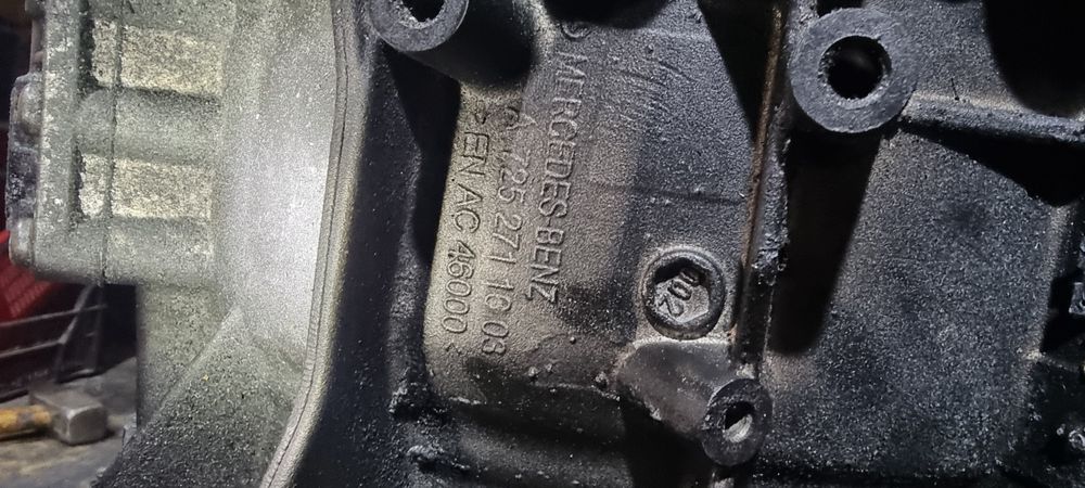Motor hibrid electric Mercedes