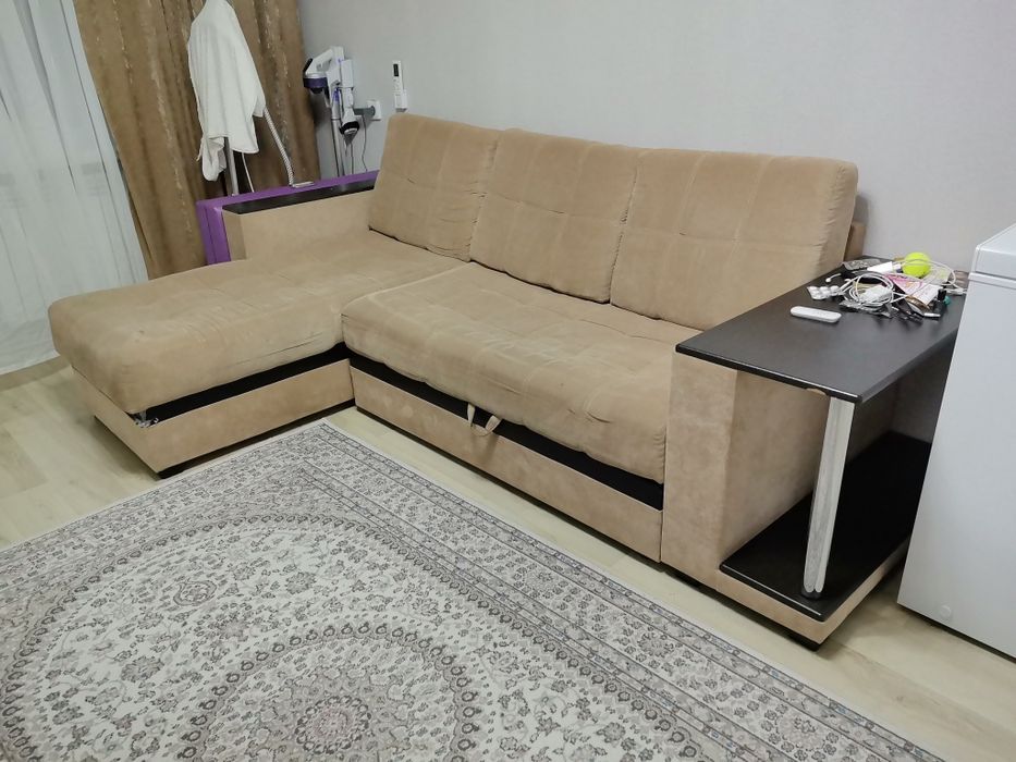 Продам диван угловой