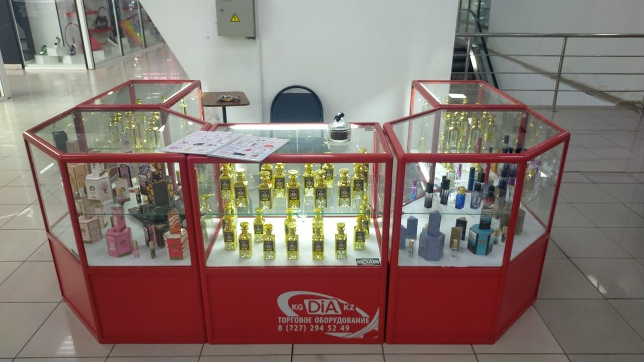 Продам витрины в отличном состоянии, срочно!