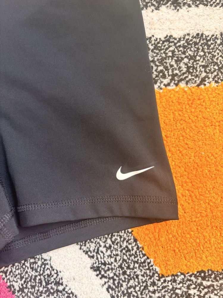 Дамски къс клин Nike Pro - М размер