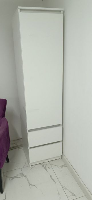 Продам шкаф в хорошем состоянии абсолютно новый !