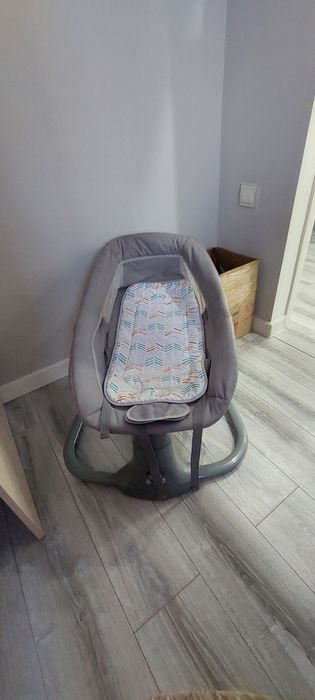 Продам шезлонг музыкальный