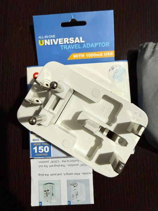Adaptor stecher universal de calatorie EU UK SUA incarcare USB, NOU