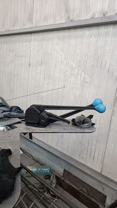 Mașină de legat cu bandă
