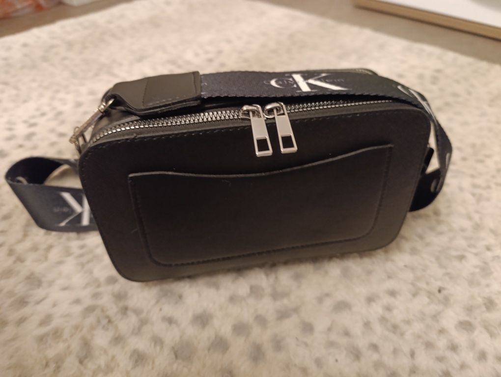 Черна чанта Calvin Klein